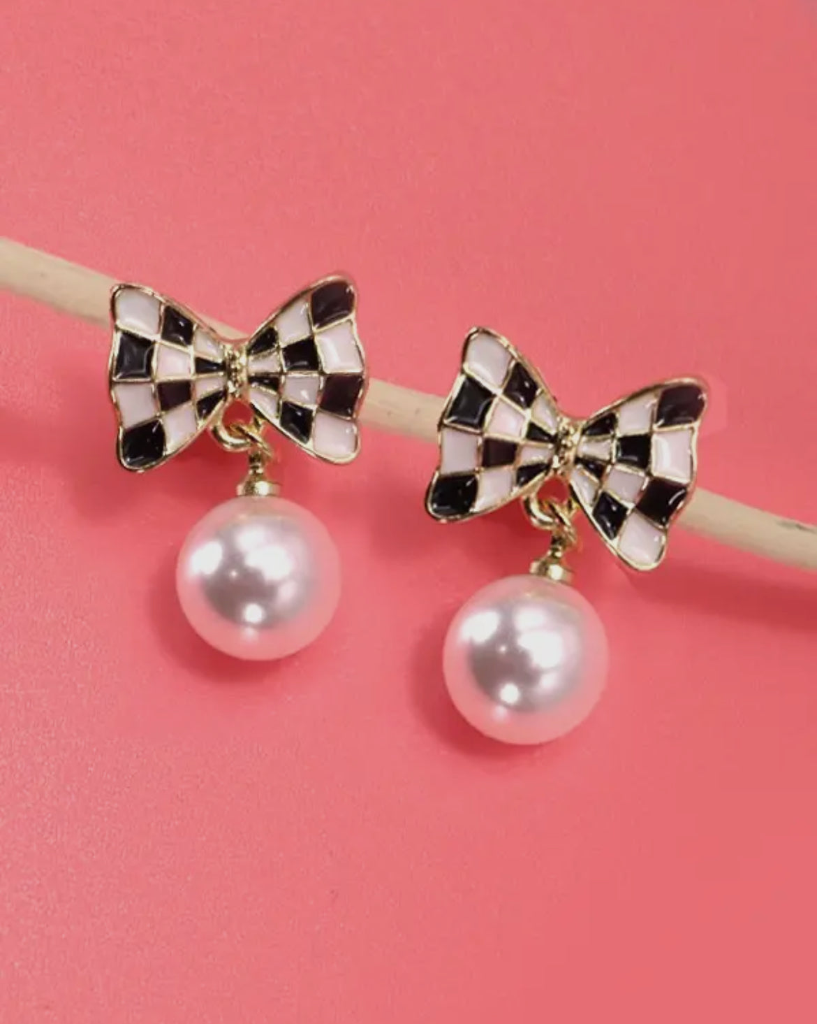 Checkered Ribbon with Pearl Earrings