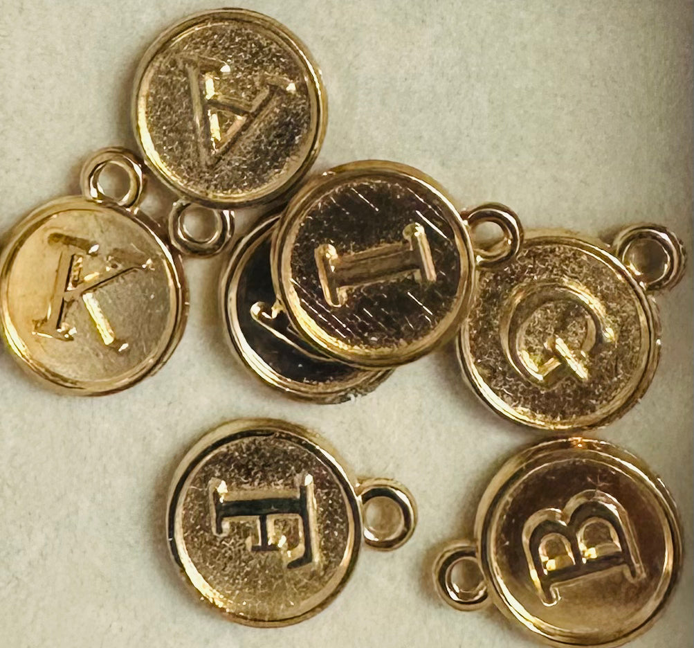 Initial Charm (Round Gold)
