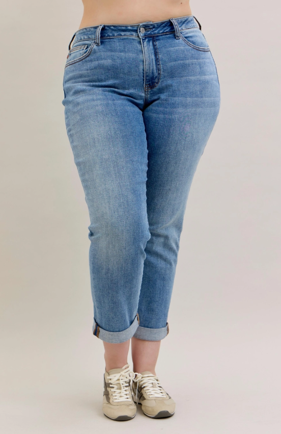 Judy Blue Mr. Boyfriend Curvy Jeans